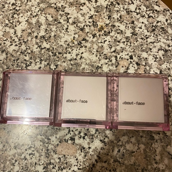 About face Light Lock Powder - Picture 4 of 4